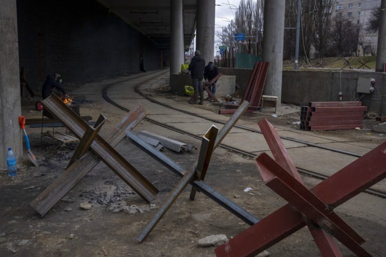 Εννέα νεκροί από βομβαρδισμό στην πόλη Μικολάιβ, αναφέρει ο περιφερειακός κυβερνήτης