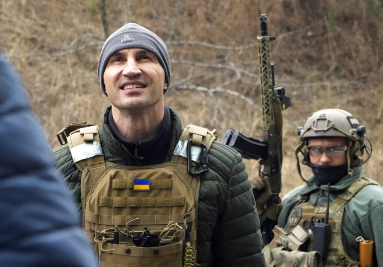 Ουκρανία: Οι αδελφοί Κλίτσκο στην πρώτη γραμμή του μετώπου στο Κίεβο