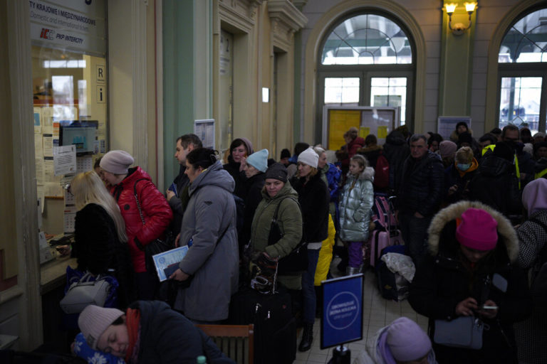 Ουκρανία – UNHCR: Πάνω από 2 εκατ. οι άνθρωποι που εγκατέλειψαν τη χώρα