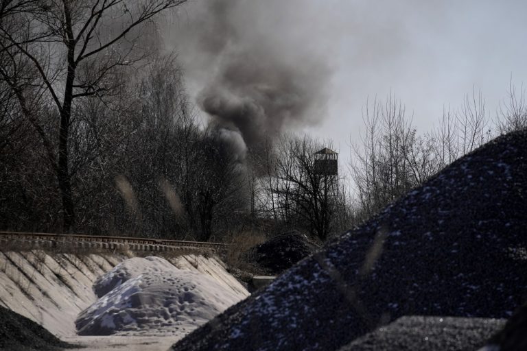 Reuters: Eπτά άμαχοι νεκροί έξω από το Κίεβο – «Ρωσικά πυρά σε ανθρωπιστικό διάδρομο εκκένωσης»