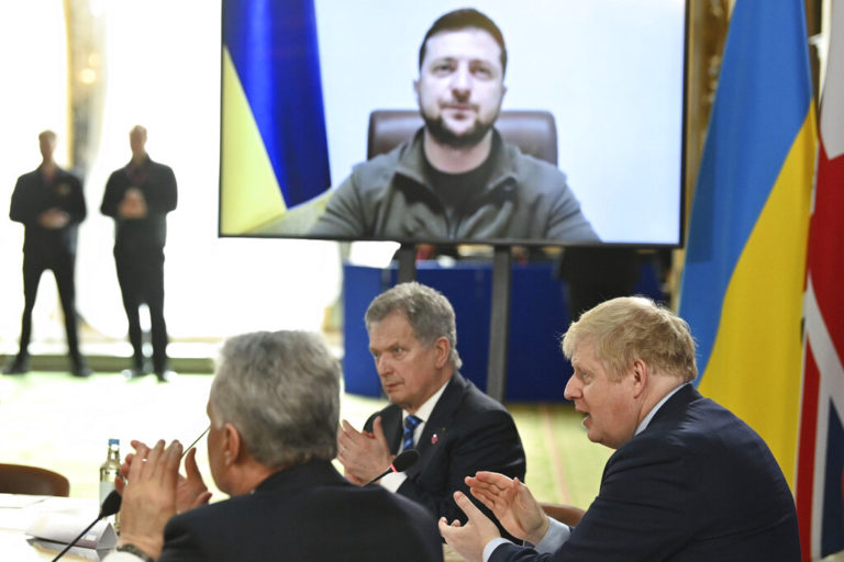 Β. Ζελένσκι: Η Ουκρανία γνωρίζει ότι δεν έχει μια ανοιχτή πόρτα στο ΝΑΤΟ