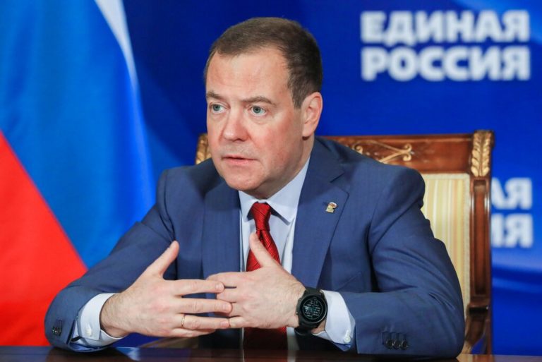 Ντ. Μεντβέντεφ: Η Ρωσία θέλει αποστρατιωτικοποιημένες ζώνες στην Ουκρανία