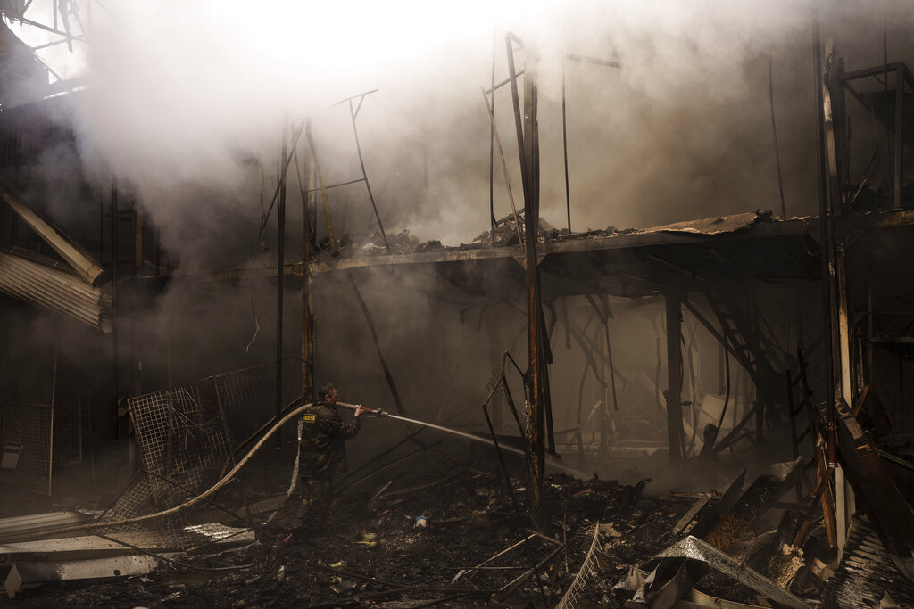 Ουκρανία: Ο δήμαρχος του Χάρκοβο καταγγέλει αδιάκοπους βομβαρδισμούς σε κατοικημένες περιοχές