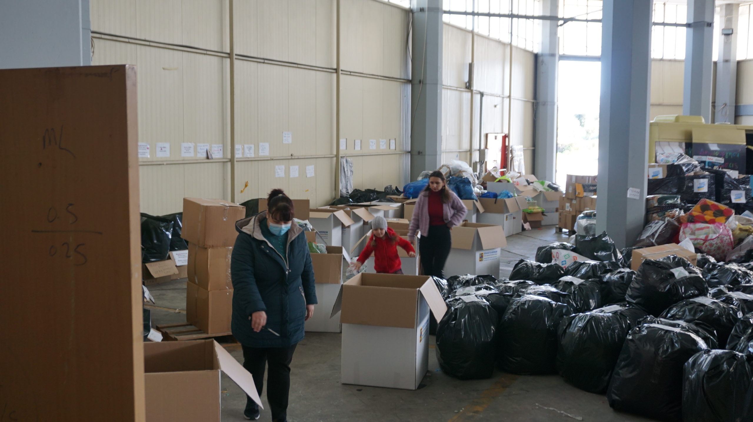 Στο Κέντρο Συλλογής Βοήθειας για την Ουκρανία – Πώς μπορούμε να βοηθήσουμε 21