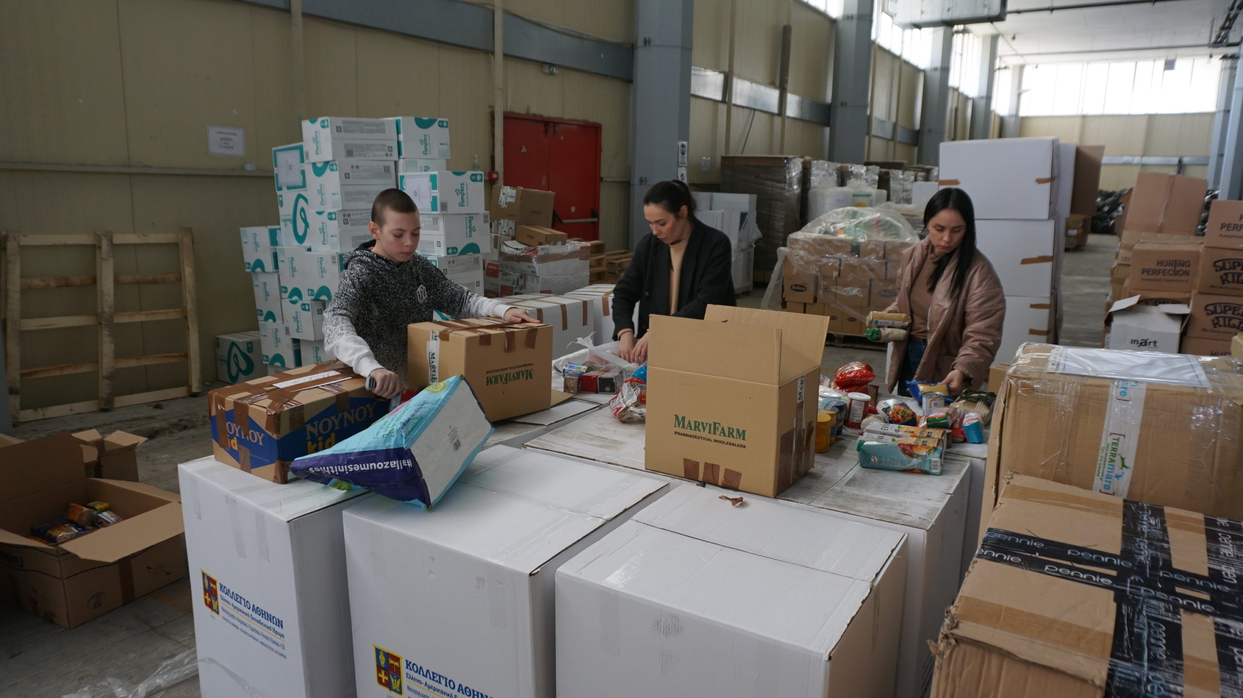 Στο Κέντρο Συλλογής Βοήθειας για την Ουκρανία – Πώς μπορούμε να βοηθήσουμε 19