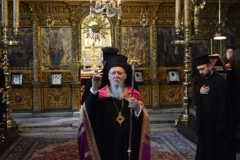 Κυριακή της Σταυροπροσκυνήσεως στο Φανάρι – Στην Πολωνία ο Οικουμενικός Πατριάρχης