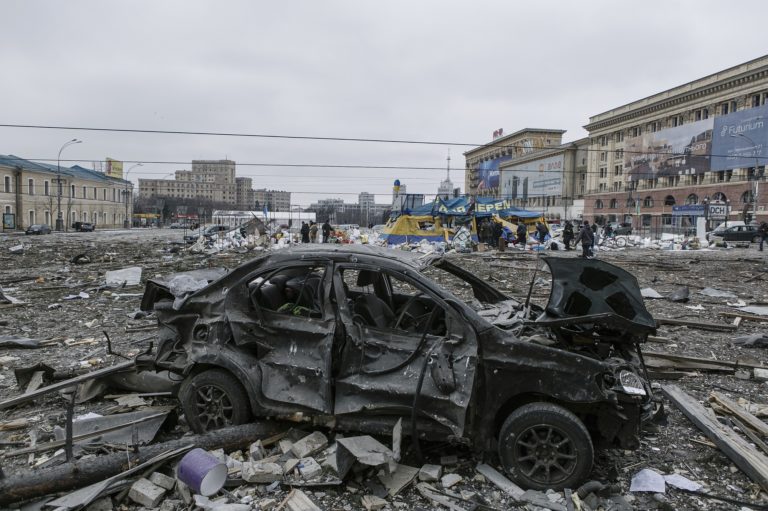 Πόλεμος στην Ουκρανία: Βομβαρδισμοί και τρόμος στο Χάρκοβο – Τι περιέγραψε στην ΕΡΤ κάτοικος της πόλης (video)