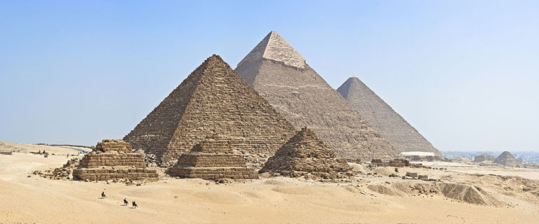 Ομάδα αρχαιολόγων θα σαρώσει τη Μεγάλη Πυραμίδα της Γκίζας με κοσμικές ακτίνες