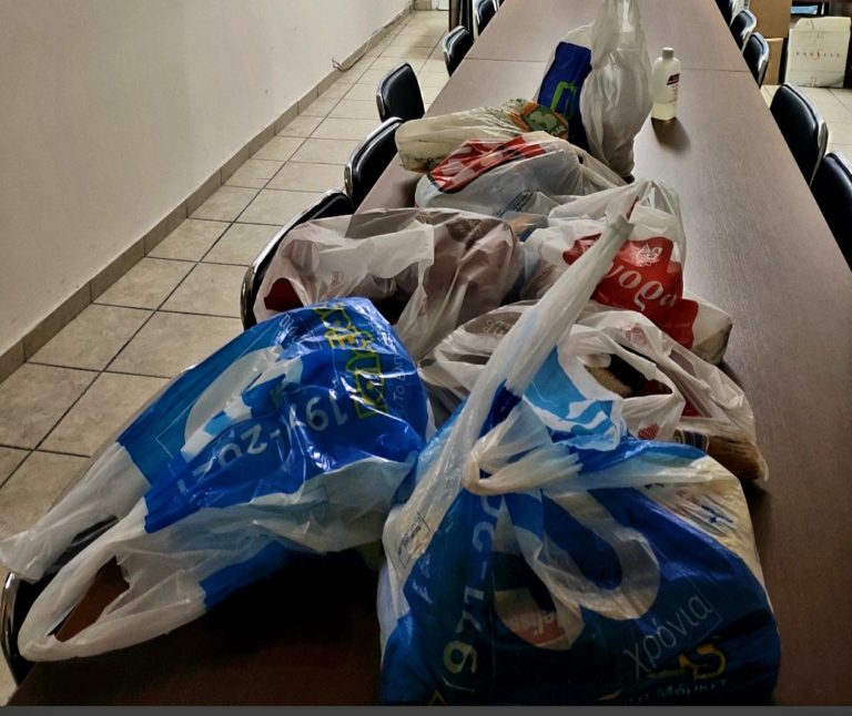 Λάρισα: Οι οργανώσεις της Ν.Δ. μαζεύουν τρόφιμα και είδη πρώτης ανάγκης για την Ουκρανία