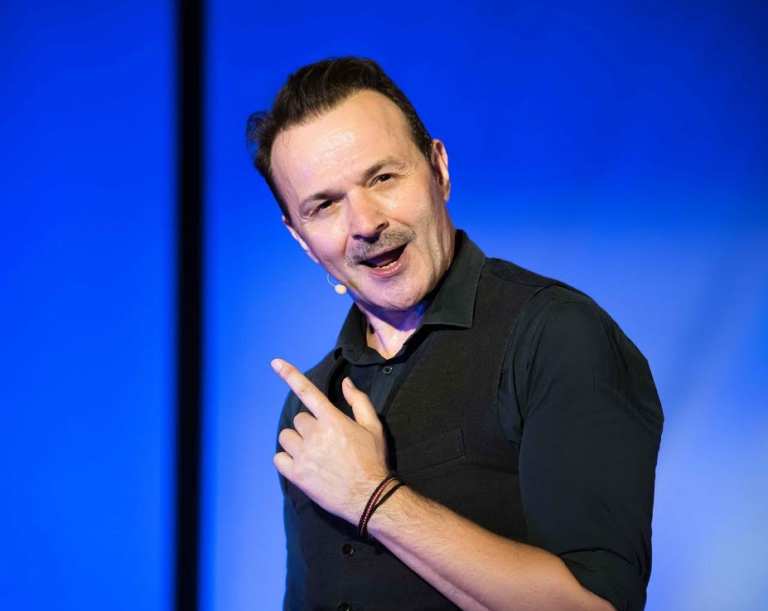 Η κωμωδία «Πώς να καταστρέψετε την ζωή σας» με τον Γιώργο Ηλιόπουλο επιστρέφει στο Metropolitan the Urban Theater