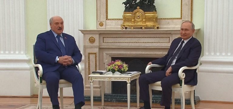 Πούτιν – Λουκασένκο: Οι κυρώσεις θα μας ωφελήσουν – Θα μας χτυπούσαν πρώτοι οι Ουκρανοί
