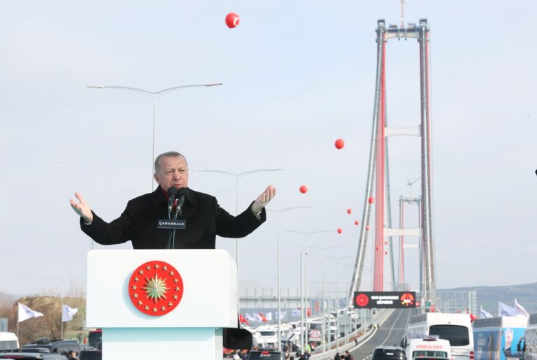 Η Τουρκία εγκαινίασε στα Δαρδανέλλια τη μεγαλύτερου μήκους κρεμαστή γέφυρα παγκοσμίως