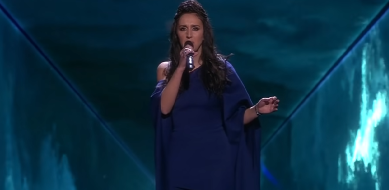 Ουκρανή πρώην νικήτρια της Eurovision ανάμεσα στους πρόσφυγες από τη ρωσική εισβολή