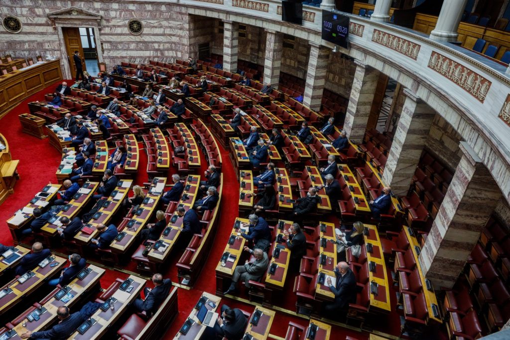 Απορρίφθηκαν οι αιτήσεις άρσης ασυλίας των βουλευτών του ΣΥΡΙΖΑ Ανδρέα Μιχαηλίδη και Ραλλίας Χρηστίδου