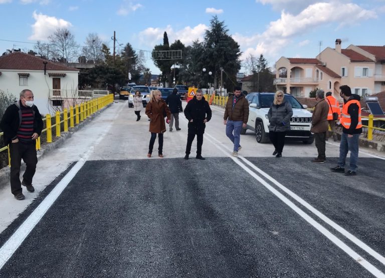Παραδόθηκαν στην κυκλοφορία οι νέες γέφυρες σε Χολόρεμα και Αιδίνι
