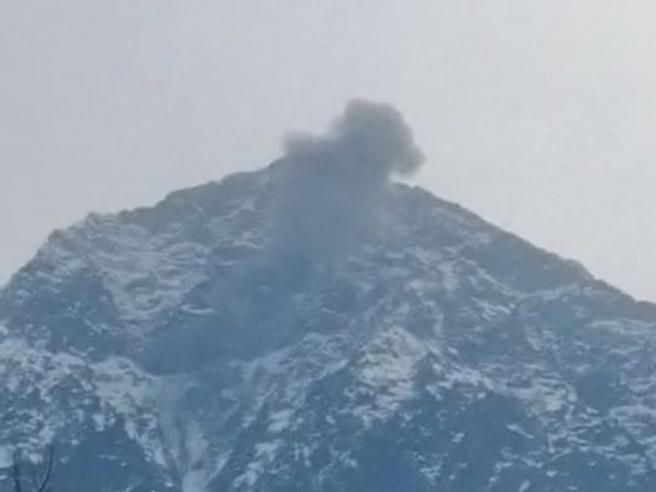 Ιταλία: Συνετρίβη μαχητικό αεροσκάφος σε βουνό του Lecco – Σώοι οι δύο πιλότοι