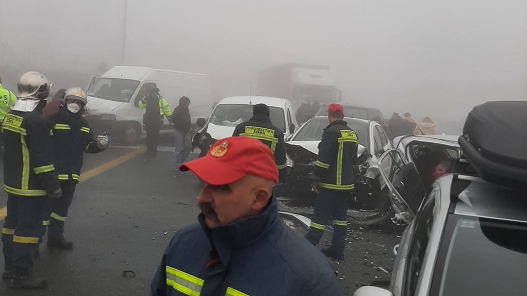 Καραμπόλα 50 αυτοκινήτων στην Εγνατία οδό στον Πολύμυλο Κοζάνης – 13 τραυματίες (βίντεο)
