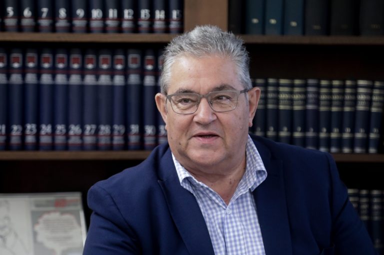 Το ΚΚΕ στηρίζει τα αιτήματα της ελληνικής μειονότητας στην Αλβανία – Παρεμβάσεις στη Βουλή και τα αρμόδια υπουργεία προανήγγειλε ο Δ. Κουτσούμπας