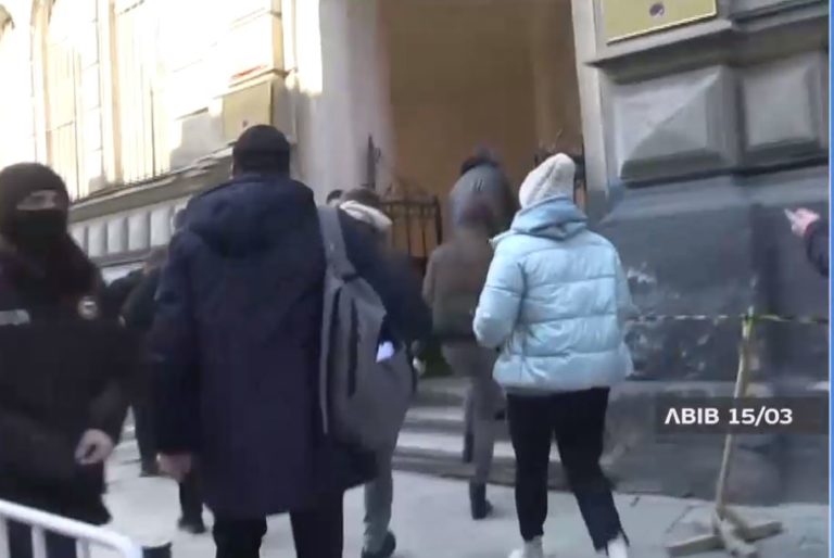 Tα παιδιά του πολέμου – Η ΕΡΤ βρέθηκε σε ένα σχολείο στη Λβιβ που λειτούργησε ξανά (video)