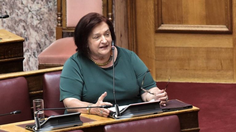 Πρόταση για τοποθέτηση προτομής της Μαριέττας Γιαννάκου στη Σπάρτη
