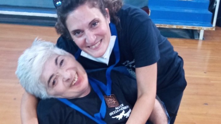 Θεσσαλονίκη: Αρχιτεκτόνισσα πουλάει εξοπλισμό για το παραολυμπιακό άθλημα Boccia μέχρι και στη Χαβάη