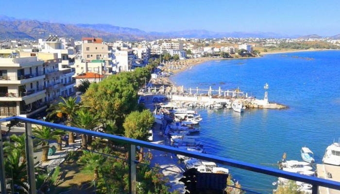 Χανιά: Παράταση στις αιτήσεις για τραπεζοκαθίσματα σε Ενετικό Λιμάνι, Ν. Χώρα και Κουμ Καπί