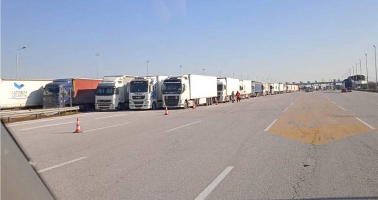 “Χειρόφρενο” έβαλαν οι φορτηγατζήδες – Σήμερα η συνάντηση με αρμόδια υπουργεία
