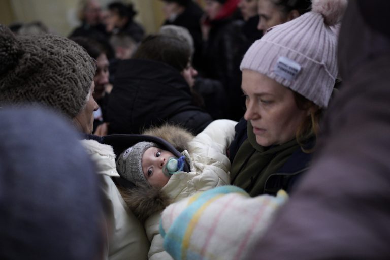 Μ. Λογοθέτης: Πάνω από 7.000 Ουκρανοί πρόσφυγες έχουν εισέλθει στη χώρα – Τα στοιχεία της ΕΛ.ΑΣ.