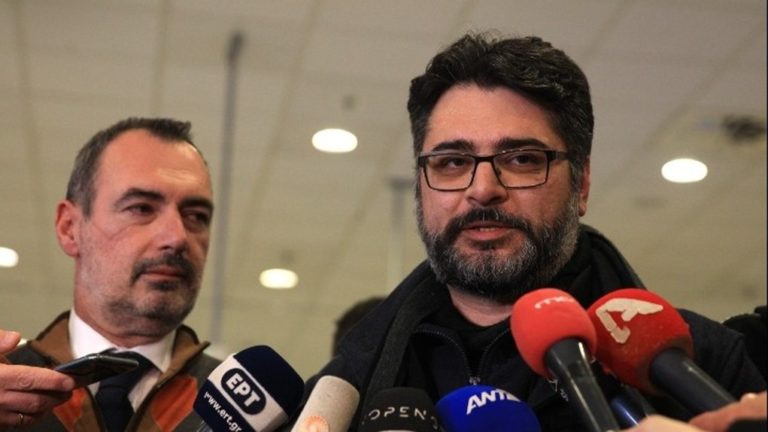 Στην Αθήνα έφτασε ο Έλληνας Γενικός Πρόξενος στη Μαριούπολη Μ. Ανδρουλάκης: “Αυτό που συμβαίνει είναι τραγωδία”
