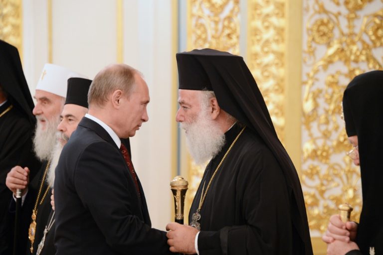 Πατριάρχης Αλεξανδρείας στο Πρώτο: Σύγχρονος αυτοκράτορας ο Πούτιν – Δεν είναι δυνατόν να κάνεις τον σταυρό σου και να σκοτώνεις ανθρώπους (audio)