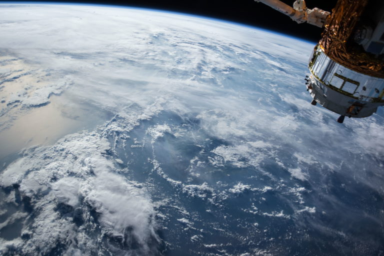 «Διαστημικά συντρίμμια»: Εγκαταλελειμμένος πύραυλος έπεσε στη Σελήνη