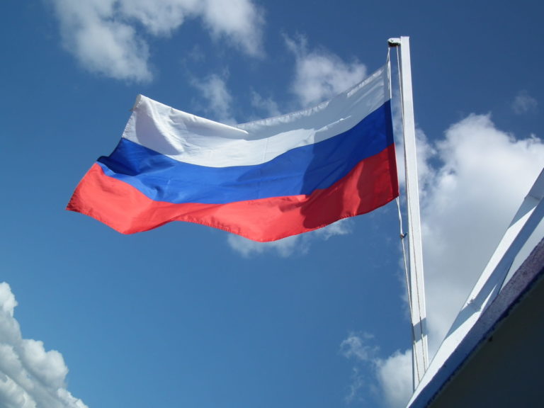 Η ρωσική οικονομία «αντέχει» παρά τις κυρώσεις – Ανάπτυξη στο 0,7% φέτος  με τις αναθεωρημένες προβλέψεις του ΔΝΤ