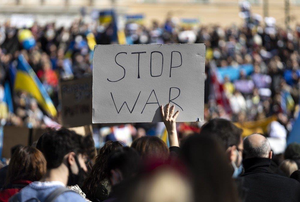 Θεσσαλονίκη: Αντιπολεμική συγκέντρωση από φοιτητές και μαθητές - ertnews.gr