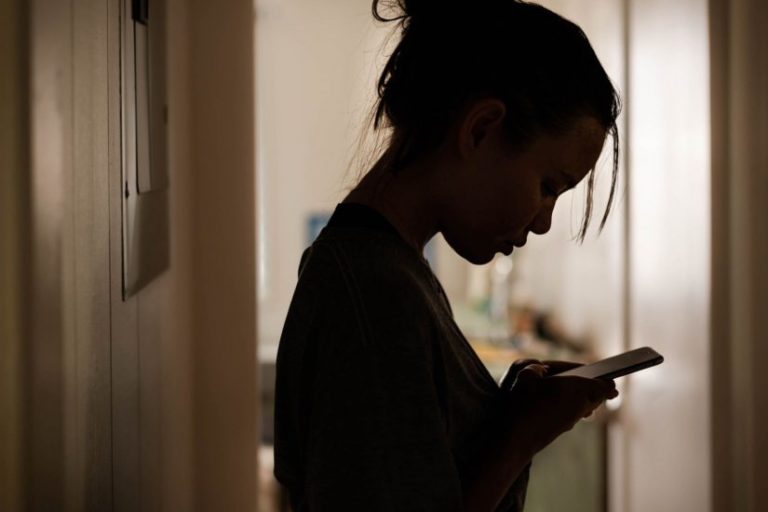 Κορίτσι 15,5 χρονών στο νοσοκομείο Χανίων – Πήρε ηρεμιστικά χάπια ενώ συνομιλούσε με την παρέα της στο διαδίκτυο