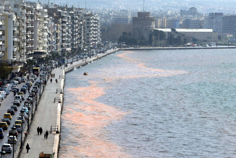 Καθαρισμός στις δυτικές ακτές του Θερμαϊκού Κόλπου με πρωτοβουλία της Αντιπεριφέρειας Περιβάλλοντος
