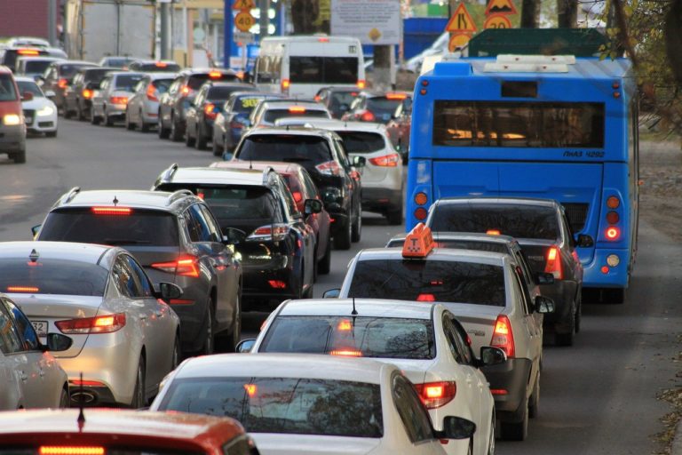 Έρευνα: Αυξημένος ο κίνδυνος εμφράγματος λόγω θορύβου από οχήματα, τρένα ή αεροπλάνα