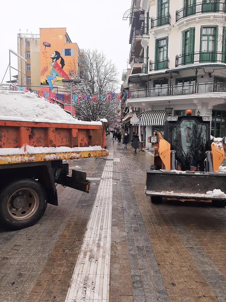 Κοζάνη: Τα συνργεία του ΔΕΔΔΗΕ αποκαθιστούν τα προβλήματα στην ηλεκτροδότηση