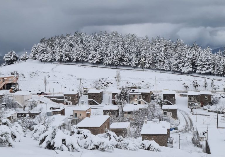 Κρήτη: Στα λευκά τα ορεινά και ημιορεινά – Που έχουν κλείσει τα σχολεία