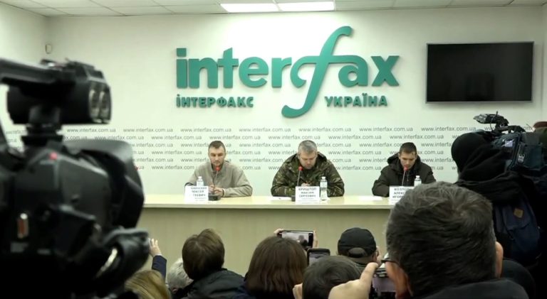 Ρώσοι αιχμάλωτοι στο Κίεβο δηλώνουν μετανιωμένοι στην κάμερα της ΕΡΤ – «Ακολουθήσαμε εγκληματικές εντολές»