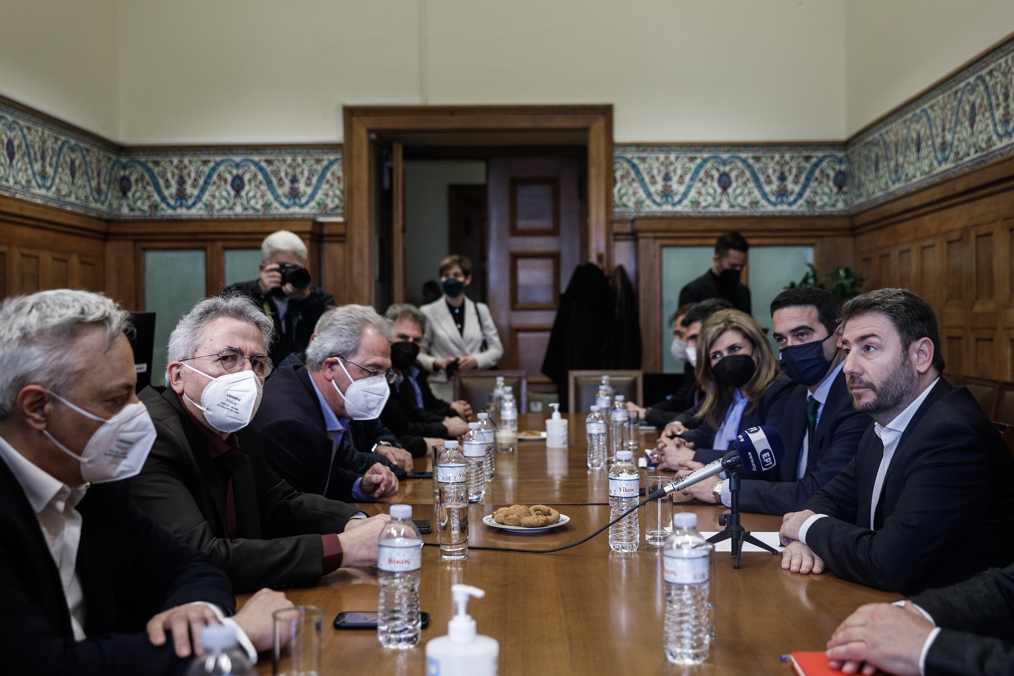ΣΥΝΑΝΤΗΣΗ ΤΟΥ ΠΡΟΕΔΡΟΥ ΤΟΥ ΚΙΝΑΛ Ν. ΑΝΔΡΟΥΛΑΚΗ ΜΕ ΤΟ ΠΡΟΕΔΡΕΙΟ ΤΗΣ ΓΣΕΕ(ΓΙΩΡΓΟΣ ΚΟΝΤΑΡΙΝΗΣ/EUROKINISSI)
