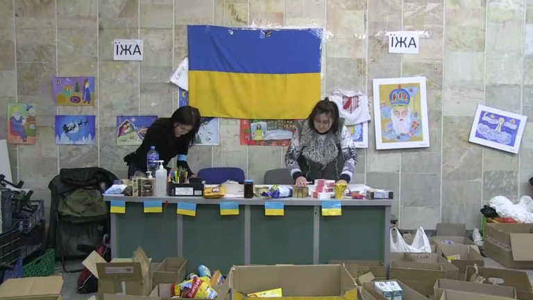 Η ΕΡΤ στις αποθήκες του Παγκόσμιου Οργανισμού Υγείας στην Λβιβ – 70 τόνοι υγειονομικού υλικού στους εκτοπισμένους της Ουκρανίας