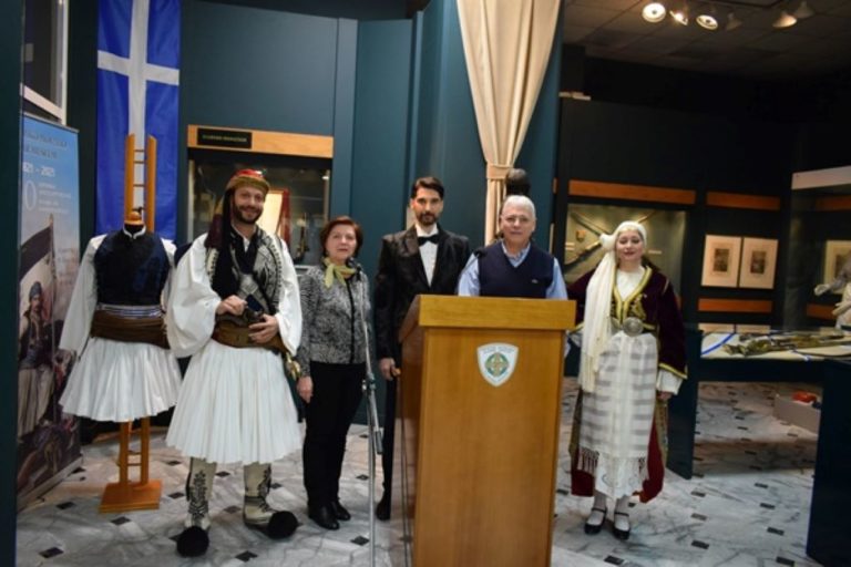 Ο Τριπολιτσιώτης Νίκος Φλώρος στην έκθεση ” Ήρωες από Μέταλλο” του Σίδνεϊ Αυστραλίας