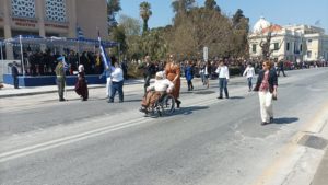 Λέσβος: Με μηνύματα κατά του πολέμου στην Ουκρανία ο εορτασμός της 25ης Μαρτίου (video)