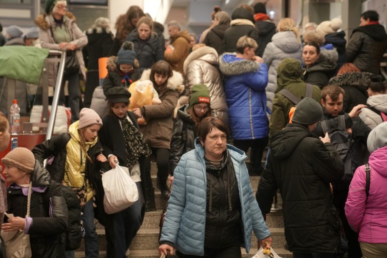 Ουκρανία: Ανοίγουν εννέα ανθρωπιστικοί διάδρομοι – Όχι για τη Μαριούπολη