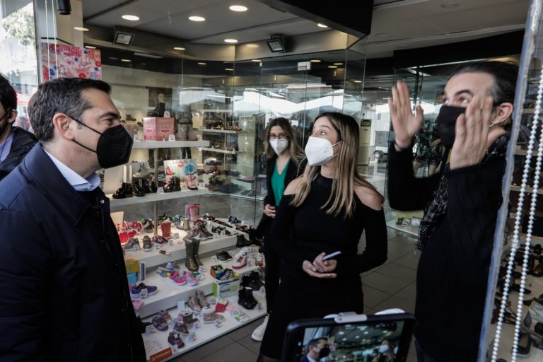 Αλ. Τσίπρας: Οι πολίτες εδώ και 7 μήνες πληρώνουν 1,5 δισ. την ακρίβεια Μητσοτάκη