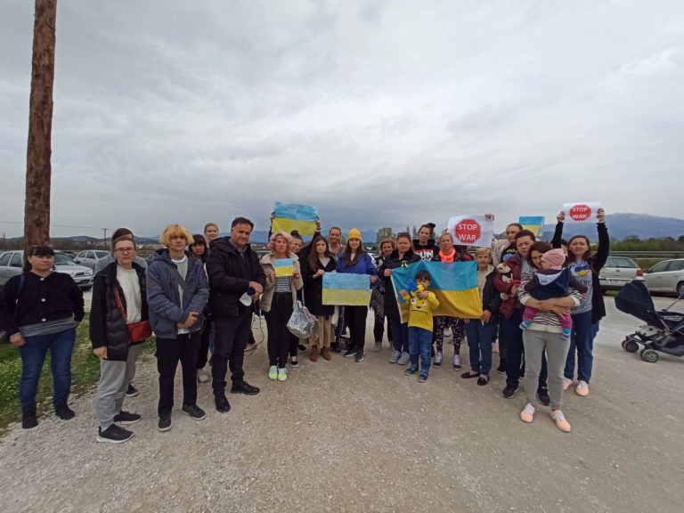 Σέρρες: «Σταματήστε τον πόλεμο» βροντοφώναξαν Ουκρανοί πρόσφυγες