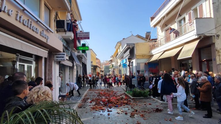 Πρέβεζα: Δεκάδες πήλινα αντικείμενα έσπασαν στην πρώτη Ανάσταση (εικόνες)