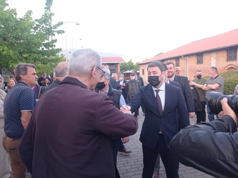 Συναντήσεις με φορείς και περιοδεία στην αγορά του Βόλου από το Ν. Ανδρουλάκη
