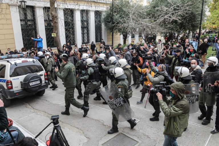 Θάνατος τριών παιδιών: Άρση τηλεφωνικού και ηλεκτρονικού απορρήτου της 33χρονης ζήτησε η ανακρίτρια