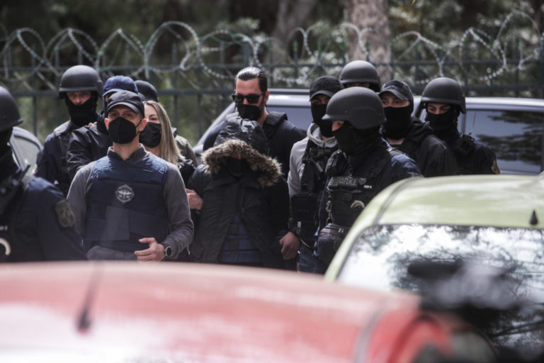 Υπόθεση Πάτρας – Δ. Σβουρδάκου: «Φυσιολογική» η ζωή της οικογένειας – Δεν συνάδει με 3 θανάτους